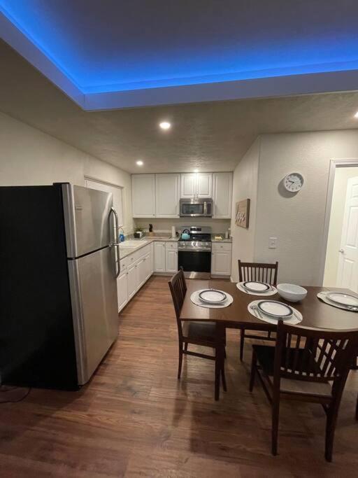 Brand New 2Br Cute Blue Led In North Fresno Lejlighed Eksteriør billede
