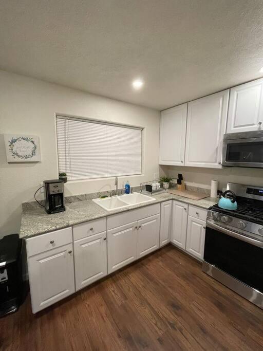 Brand New 2Br Cute Blue Led In North Fresno Lejlighed Eksteriør billede