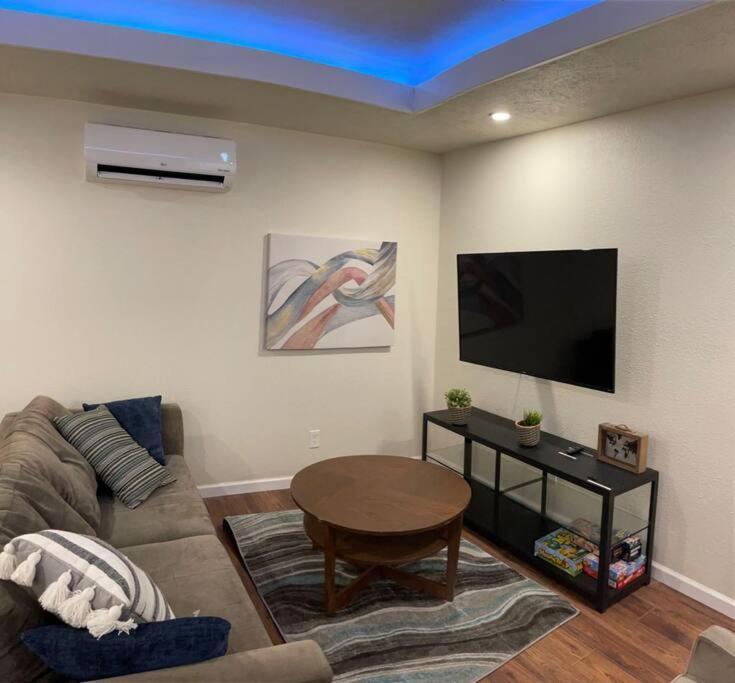 Brand New 2Br Cute Blue Led In North Fresno Lejlighed Eksteriør billede